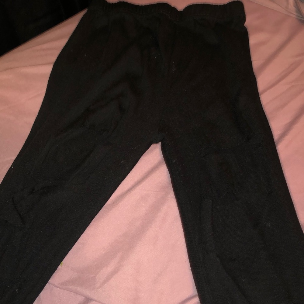 leggings with tight slits